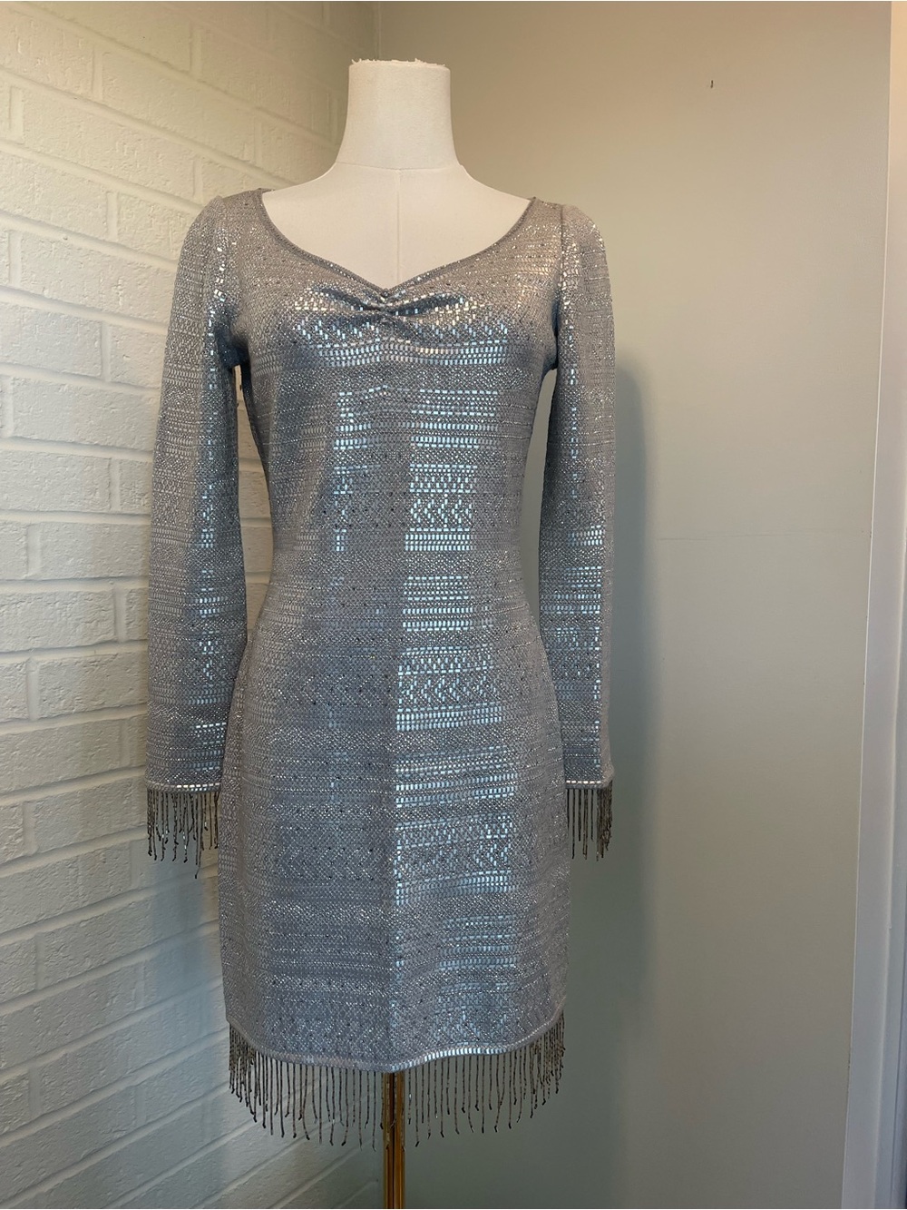 St. John Couture Silver Metallic Knit Fringe Cocktail Dress Size 2 - Picture 4 of 10